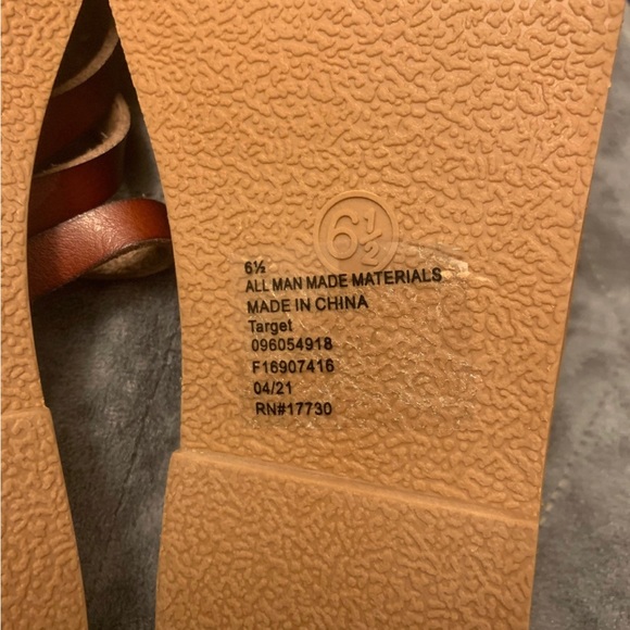 Universal Thread Sandals - Picture 5 of 5